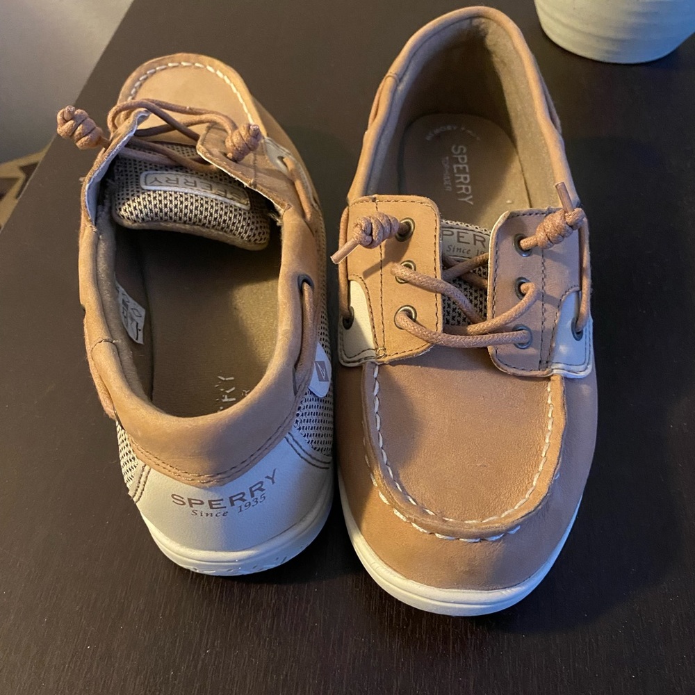 Sperry Kids Top Slider shoes- like new. Size 5.